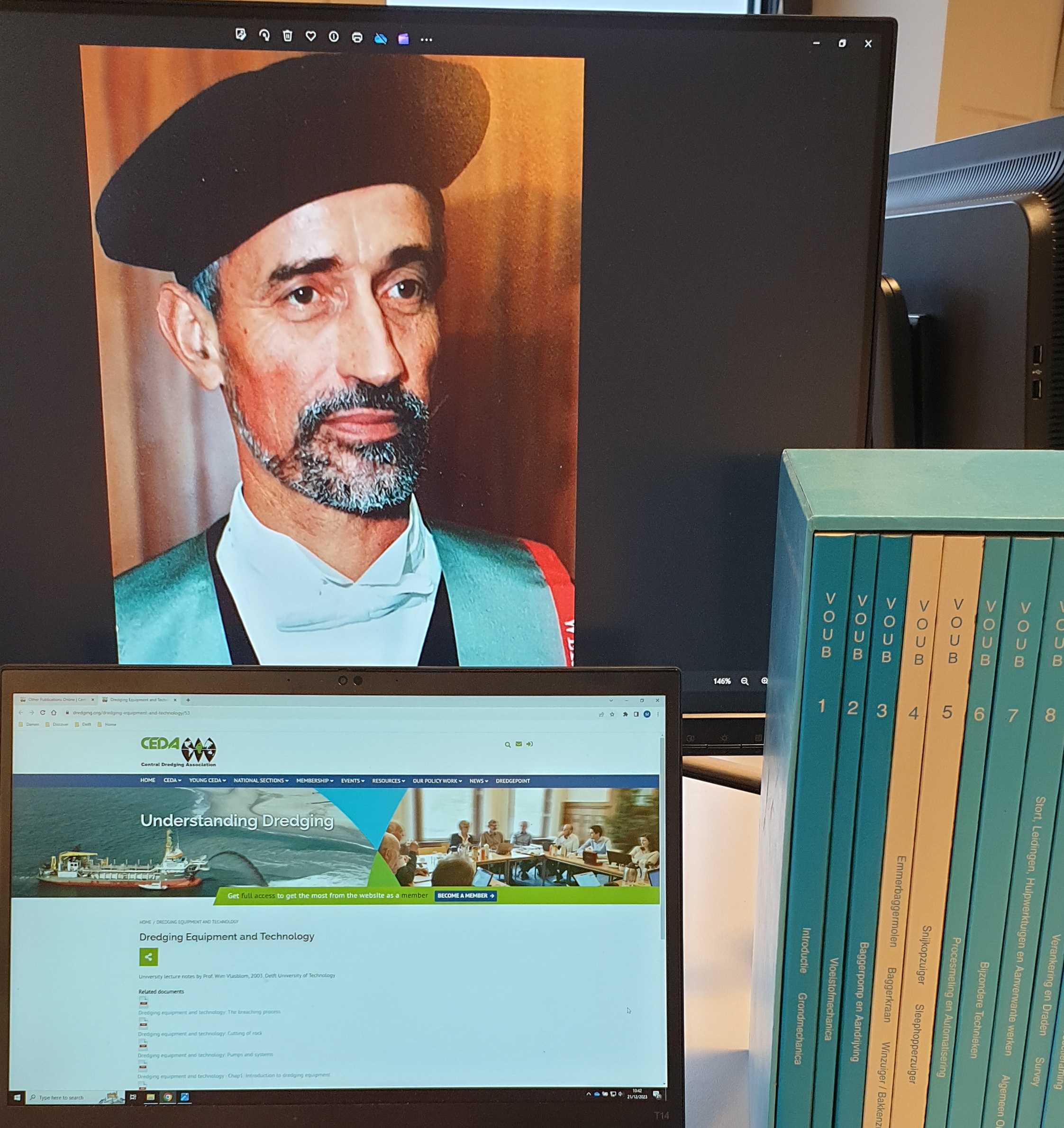 Lecture notes of professor Vlasblom and VOUB course books