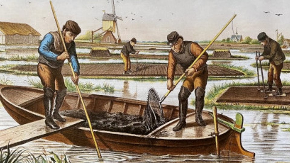 Traditional dredge scoops for peat dredging and waterway maintenance (Credit: Wikipedia)