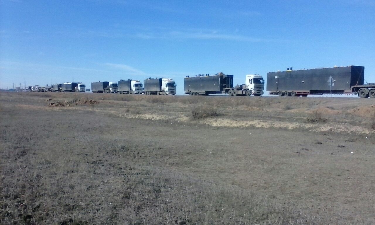 Convoy of a dismounted CSD650 on 17 trucks